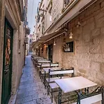 Old Town Finesse Appartement