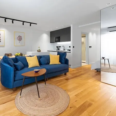 Old Town Finesse Apartment *