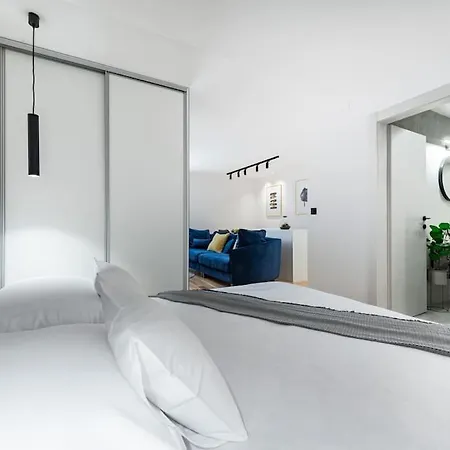 Old Town Finesse Apartment