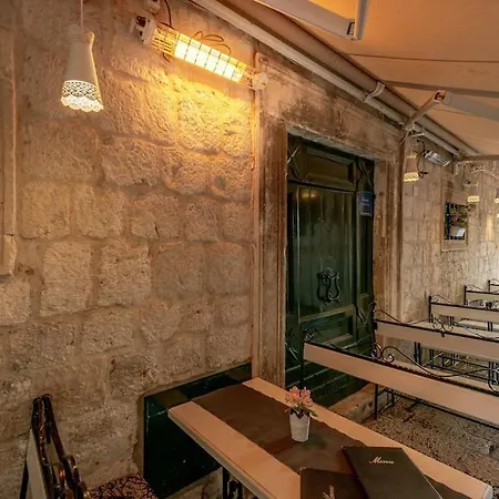 Apartment Old Town Finesse